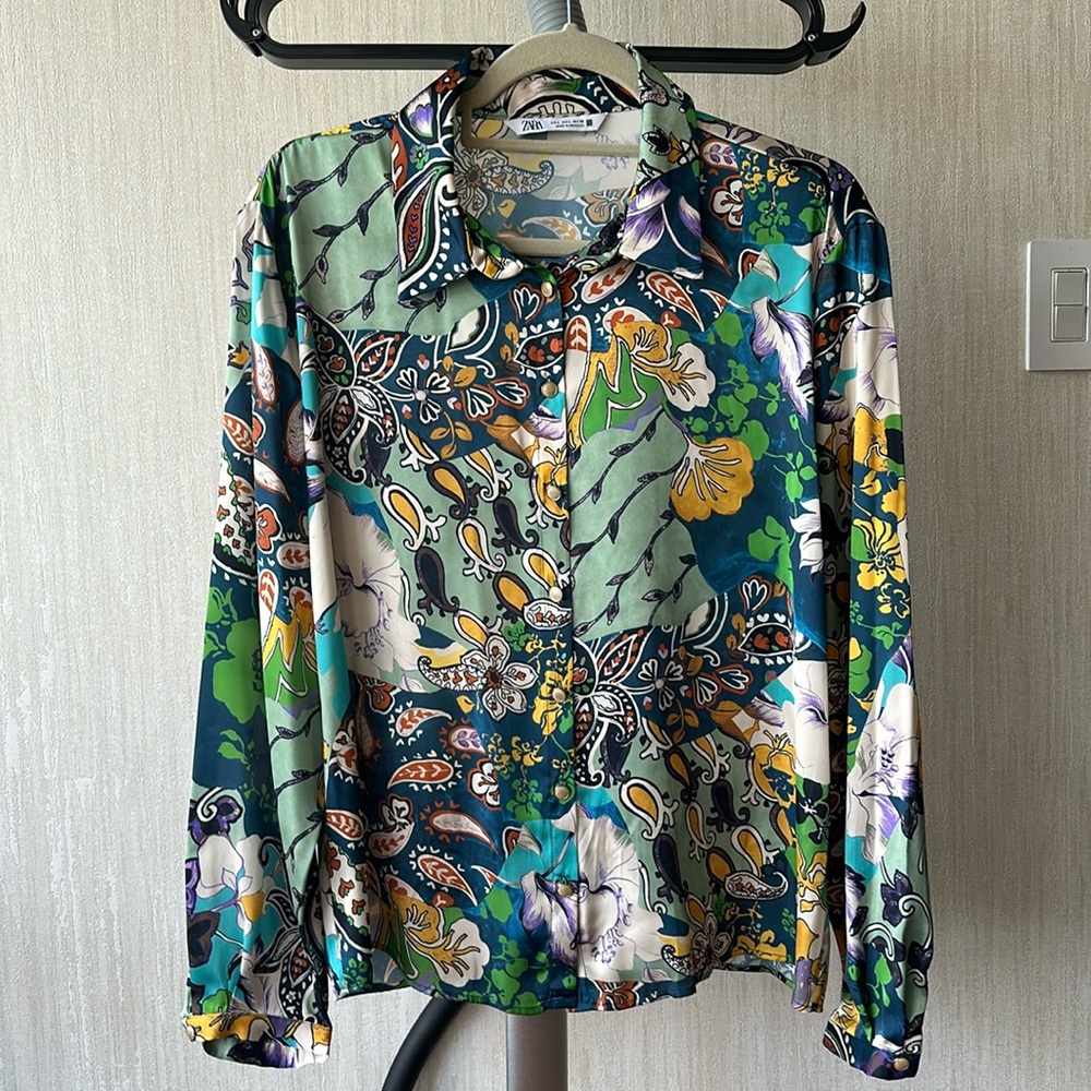 Brand new Zara women blouse, Size L